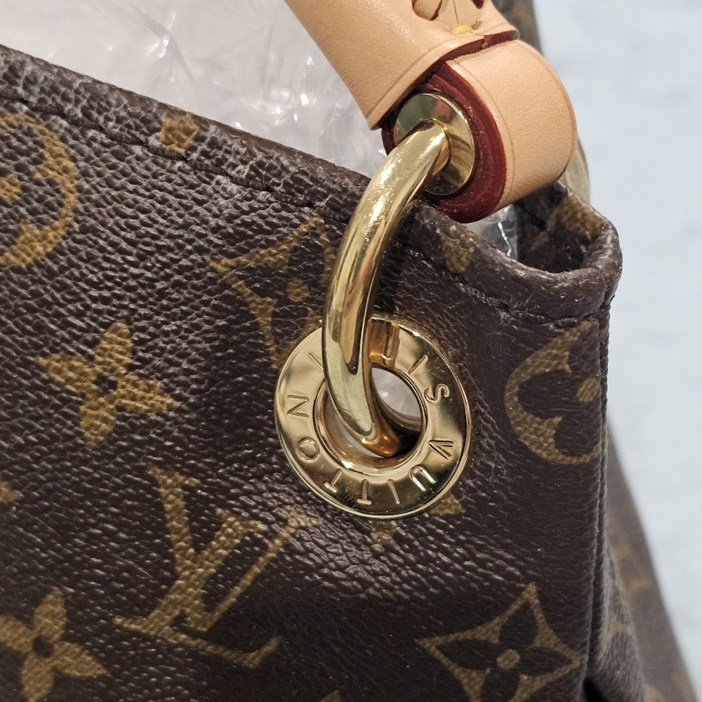 Louis Vuitton Artsy MM Monogram Hobo Bag, Read Description - Picture 12 of 16